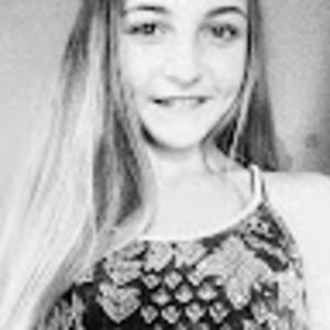 Meet your Posher, Chloe